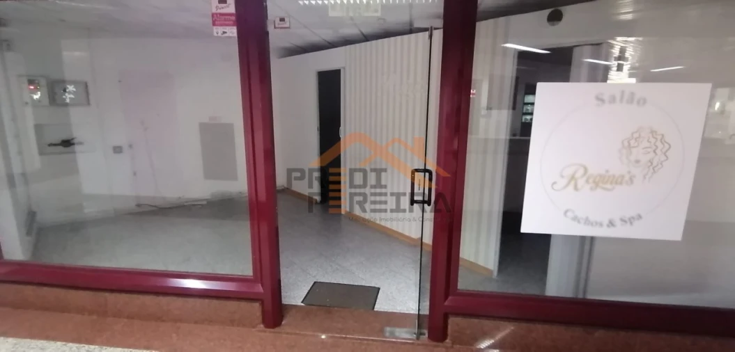 Loja para Arrendamento em Odivelas Foto 9