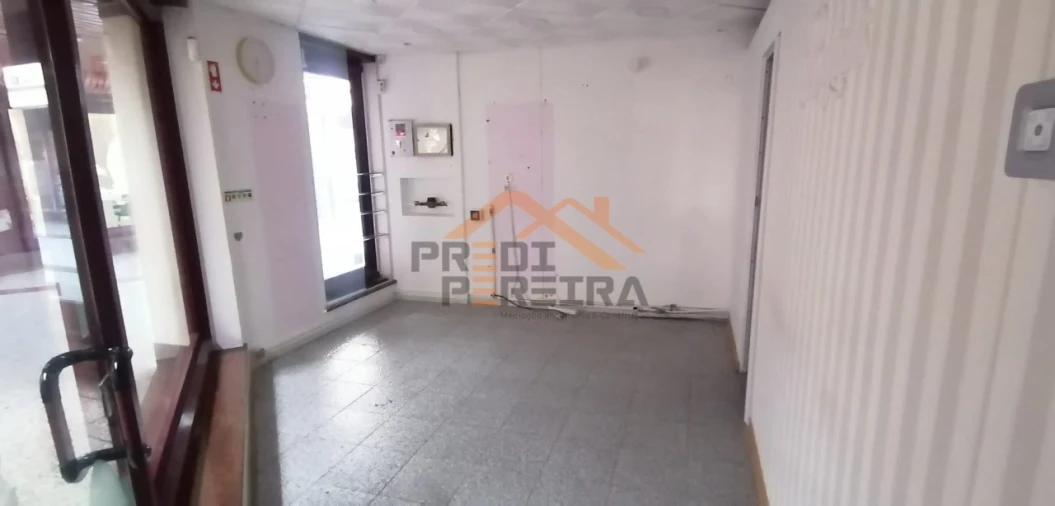 Loja para Arrendamento em Odivelas Foto 18
