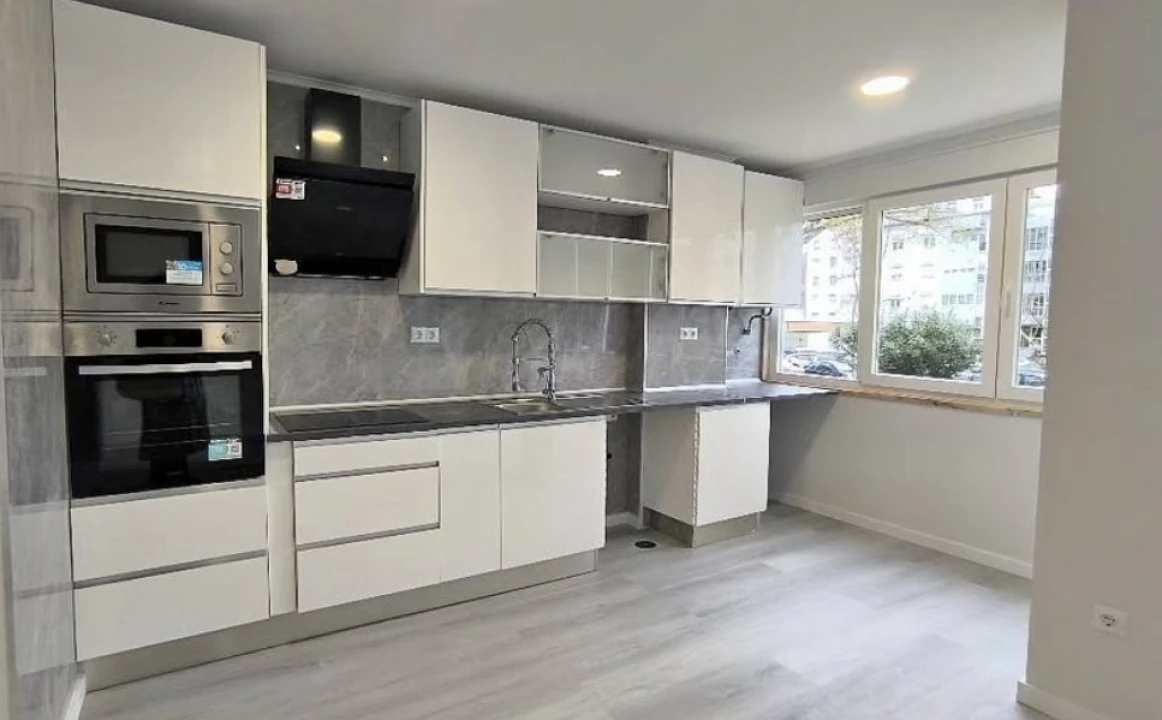 Apartamento T2 para Venda em Oeiras e São Julião da Barra, Paço de Arcos e Caxias Foto 1