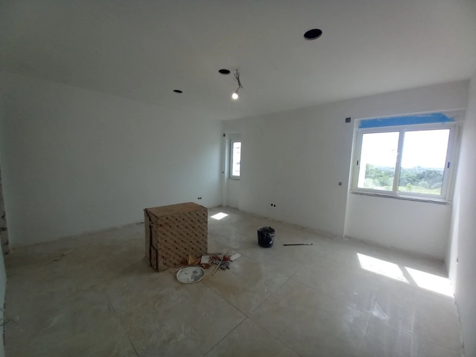 Apartamento T2 para Venda em Carregado e Cadafais Foto 11