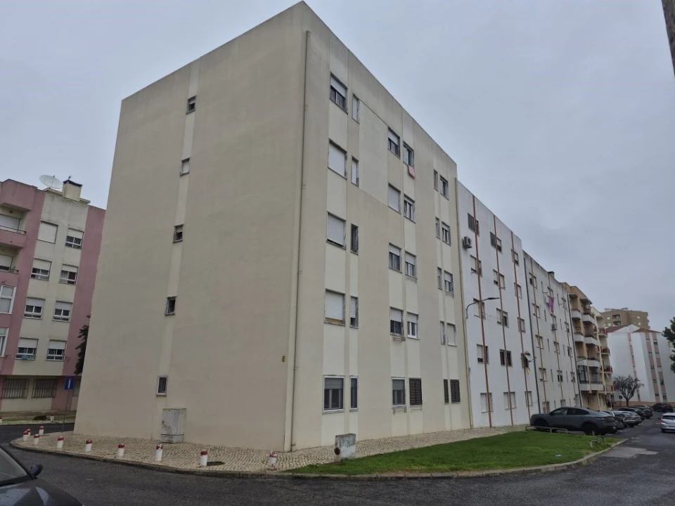 Apartamento T2 para Venda em Carregado e Cadafais Foto 42