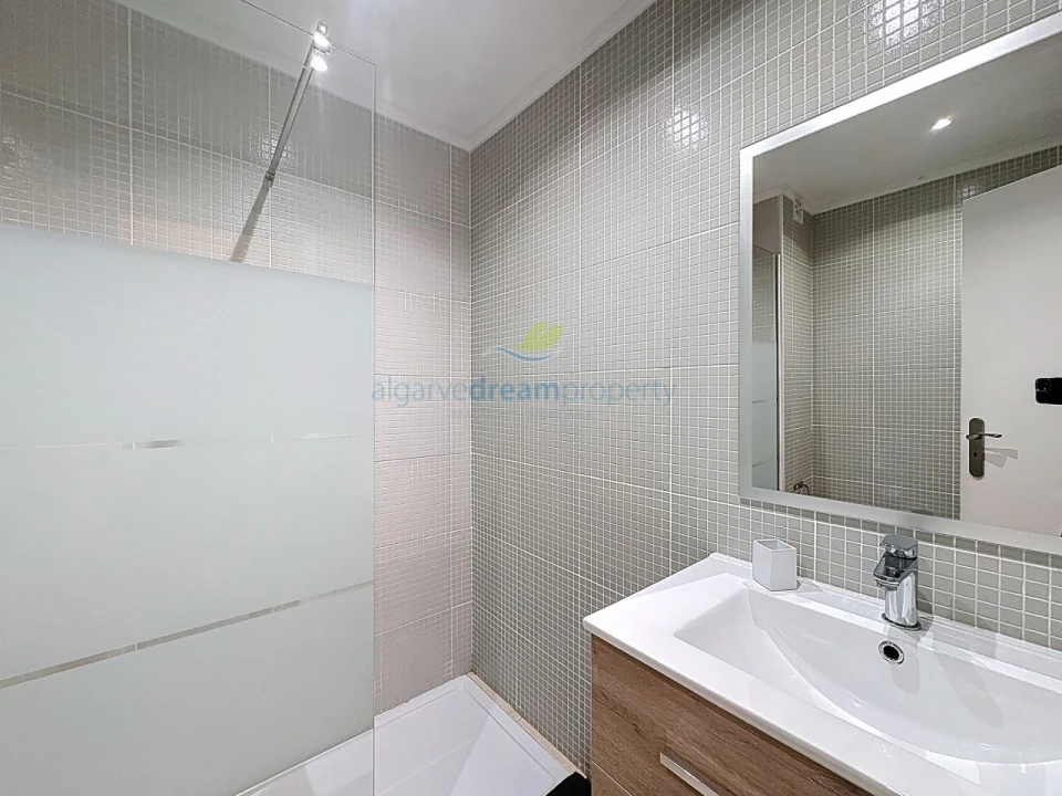 Apartamento T2 para Venda em Albufeira e Olhos de Água Foto 31