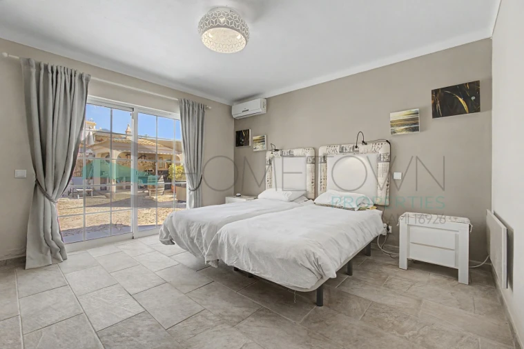 Moradia T3 para Venda em Almancil Foto 14