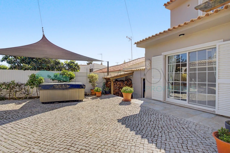 Moradia T3 para Venda em Almancil Foto 21