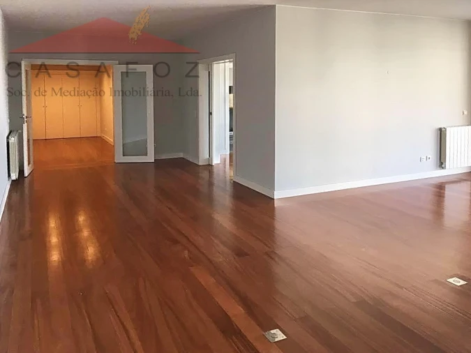 Apartamento T4 para Arrendamento em Aldoar, Foz do Douro e Nevogilde Foto 2
