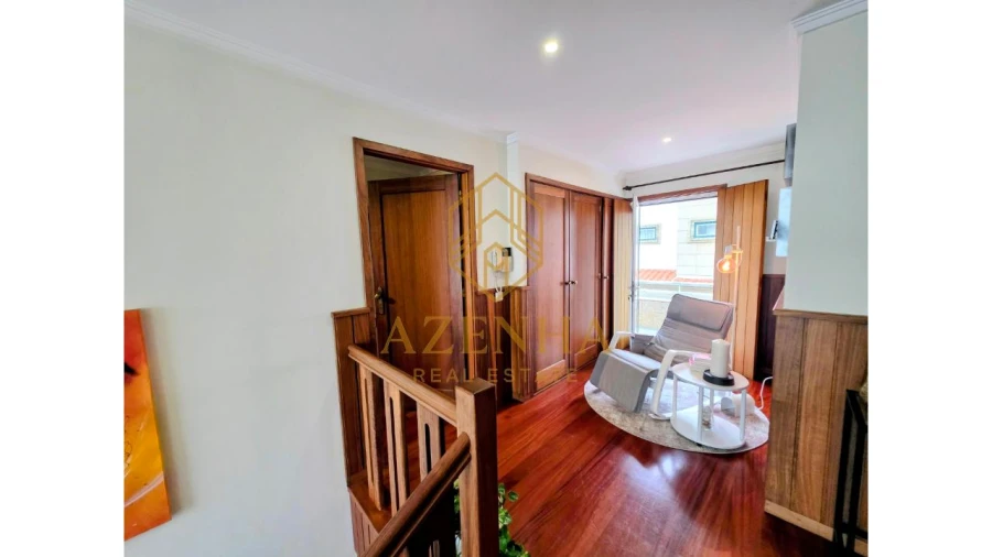 Moradia T4 para Venda em Cidade da Maia Foto 8