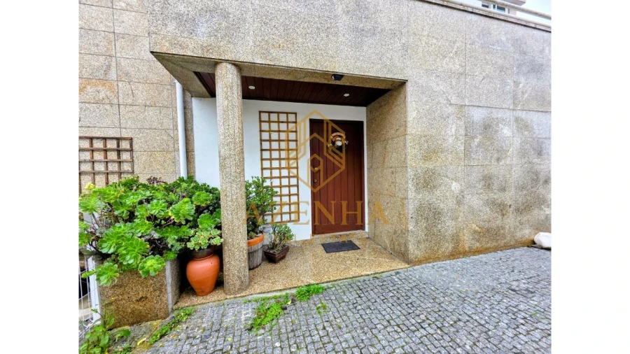 Moradia T4 para Venda em Cidade da Maia Foto 23