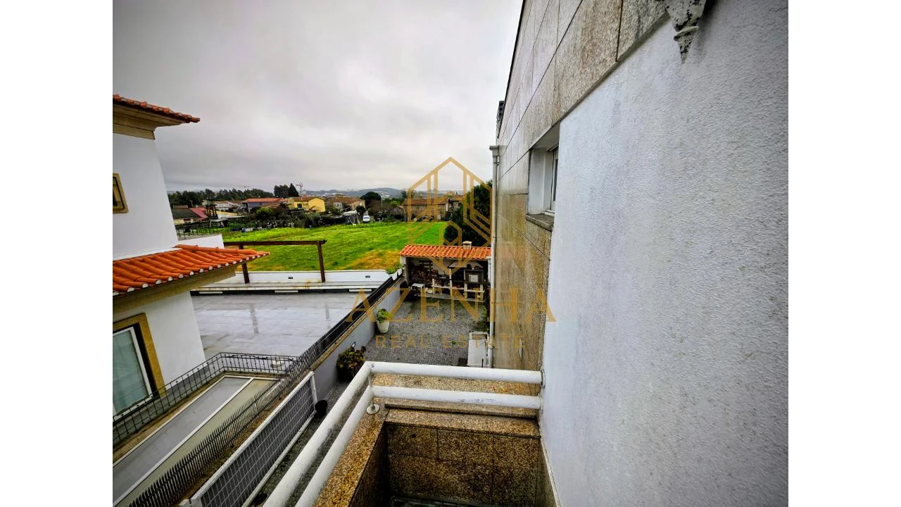 Moradia T4 para Venda em Cidade da Maia Foto 9