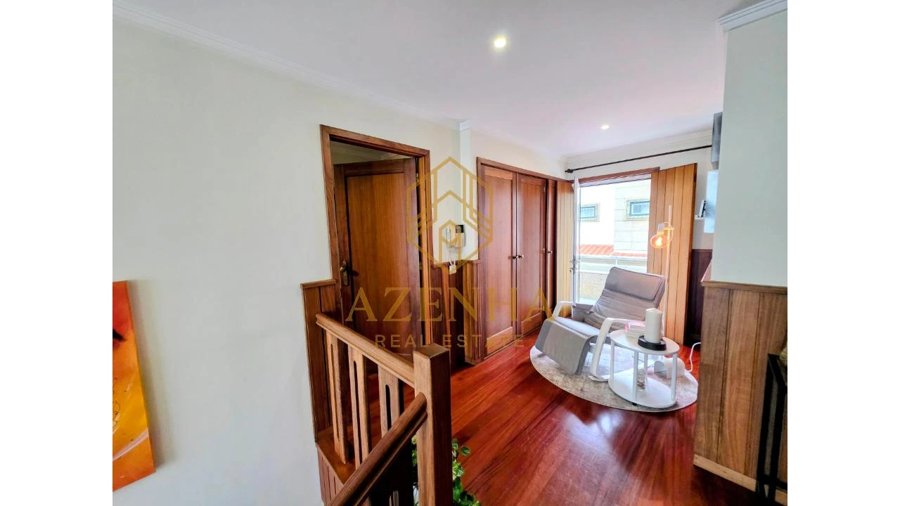 Moradia T4 para Venda em Cidade da Maia Foto 8