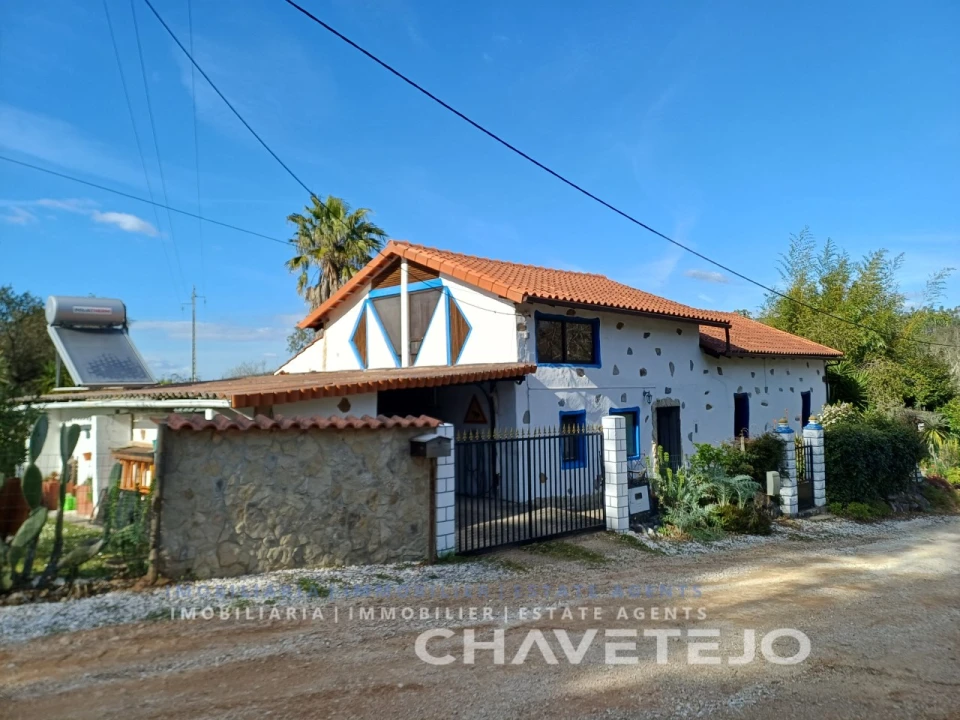 Moradia T2 para Venda em Areias e Pias Foto 2