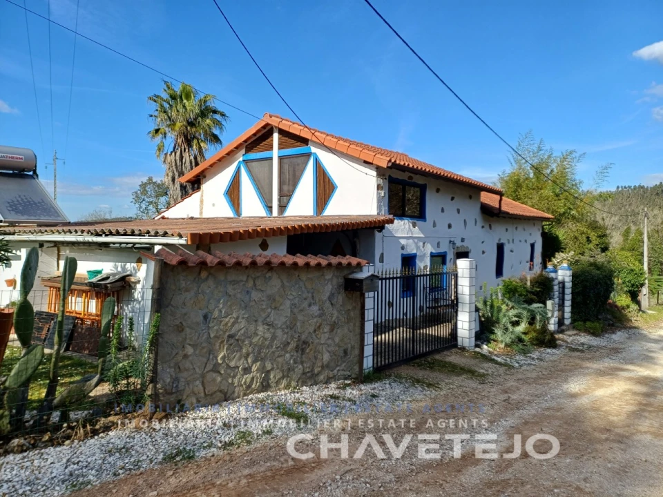 Moradia T2 para Venda em Areias e Pias Foto 3