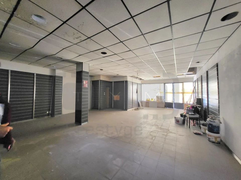 Loja para Arrendamento em São João Baptista e Santa Maria dos Olivais Foto 1