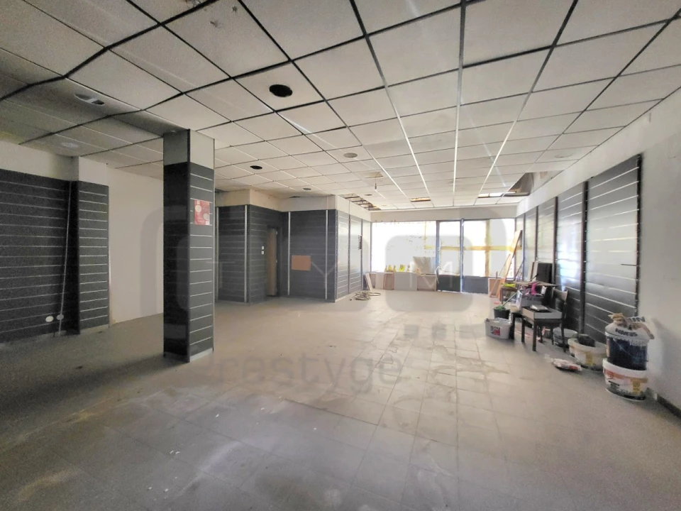 Loja para Arrendamento em São João Baptista e Santa Maria dos Olivais Foto 6