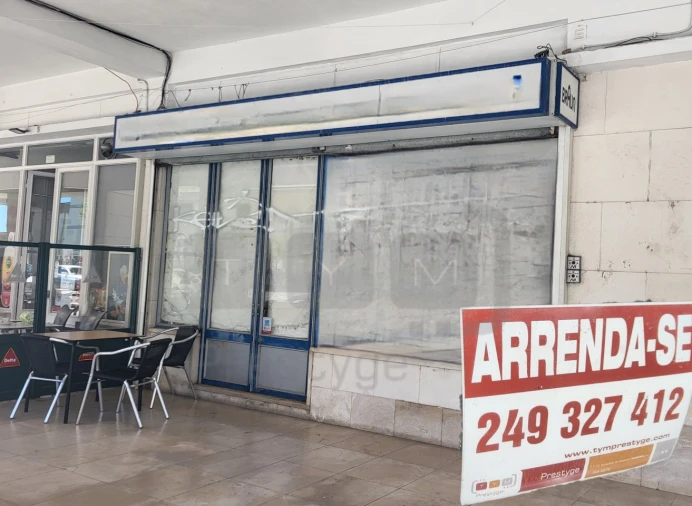 Loja para Arrendamento em São João Baptista e Santa Maria dos Olivais Foto 1