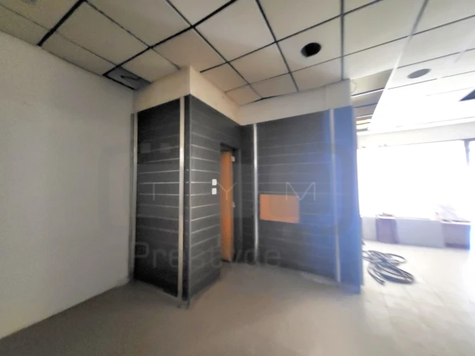 Loja para Arrendamento em São João Baptista e Santa Maria dos Olivais Foto 5