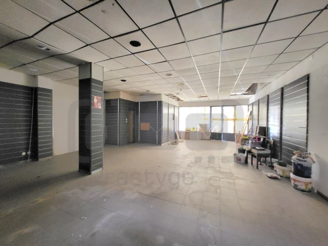 Loja para Arrendamento em São João Baptista e Santa Maria dos Olivais Foto 6