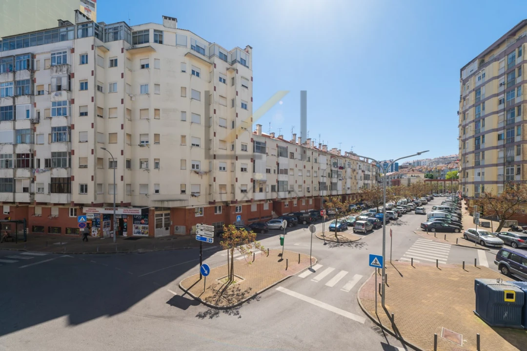 Apartamento T1 para Venda em Venteira Foto 1