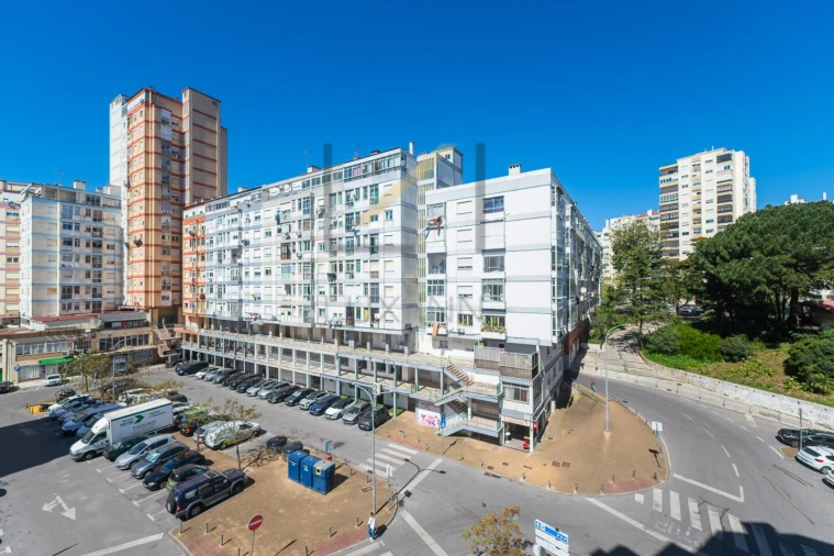 Apartamento T1 para Venda em Venteira Foto 27