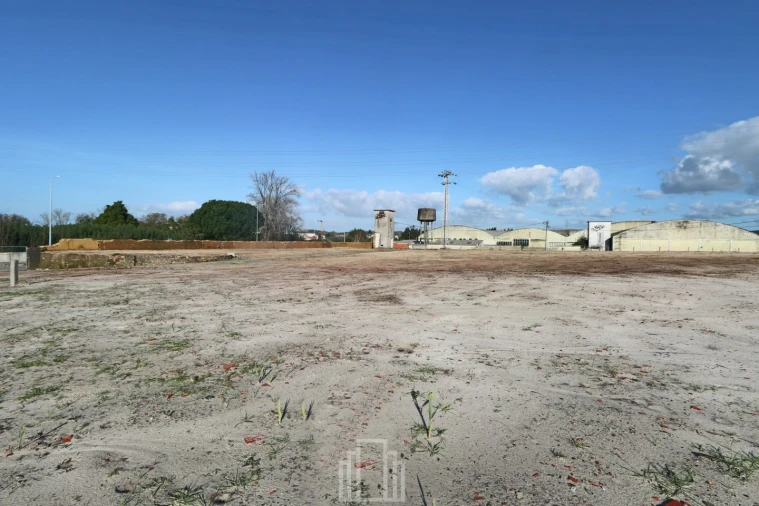Terreno Comércio / Armazém para Venda em Ovar, São João, Arada e São Vicente de Pereira Jusã Foto 2