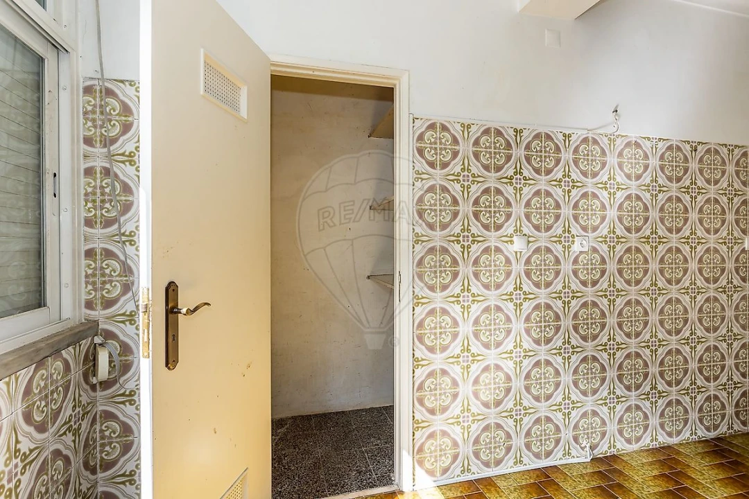 Apartamento T2 para Venda em Pontinha e Famões Foto 9