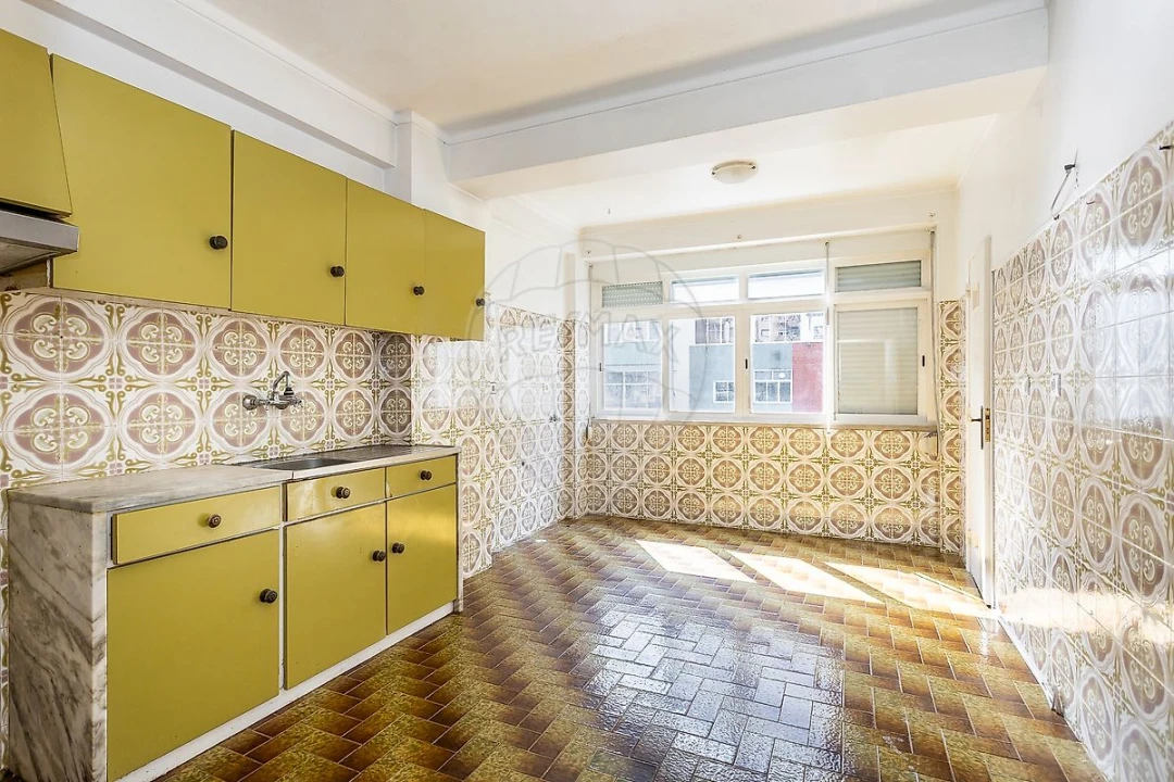 Apartamento T2 para Venda em Pontinha e Famões Foto 6