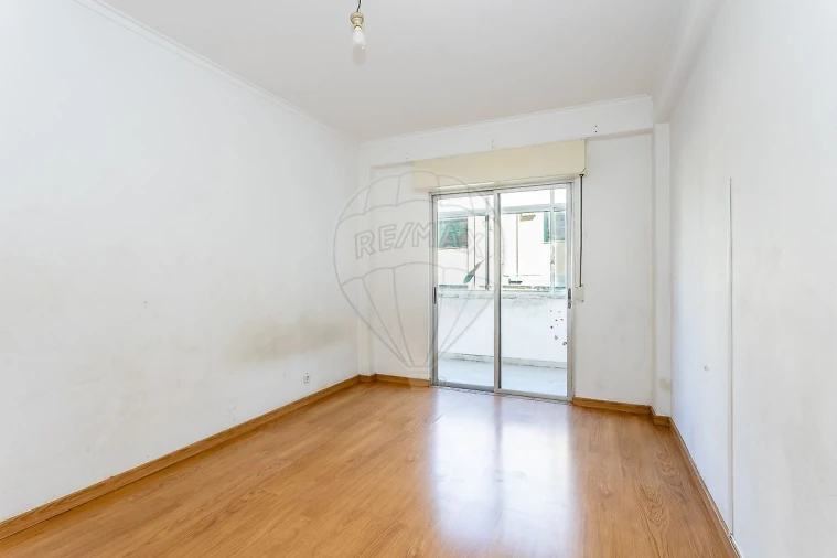 Apartamento T2 para Venda em Pontinha e Famões Foto 20