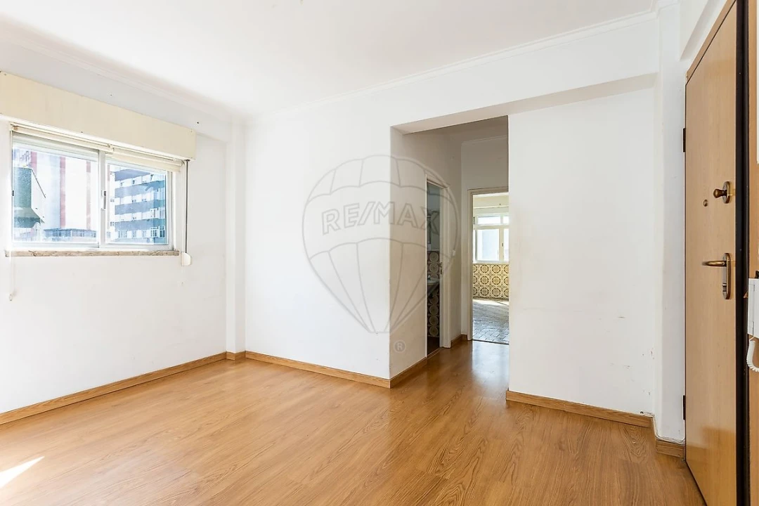 Apartamento T2 para Venda em Pontinha e Famões Foto 18