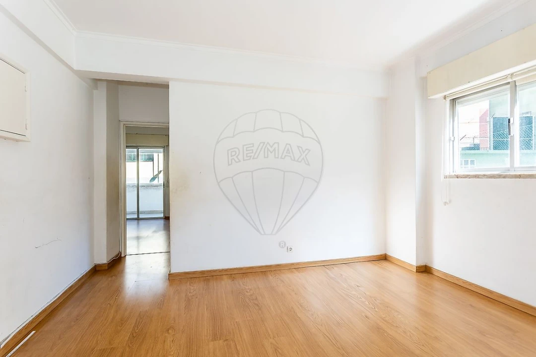 Apartamento T2 para Venda em Pontinha e Famões Foto 19