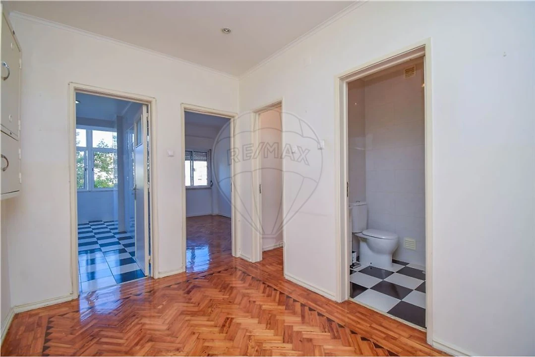 Apartamento T3 para Arrendamento em Benfica Foto 4