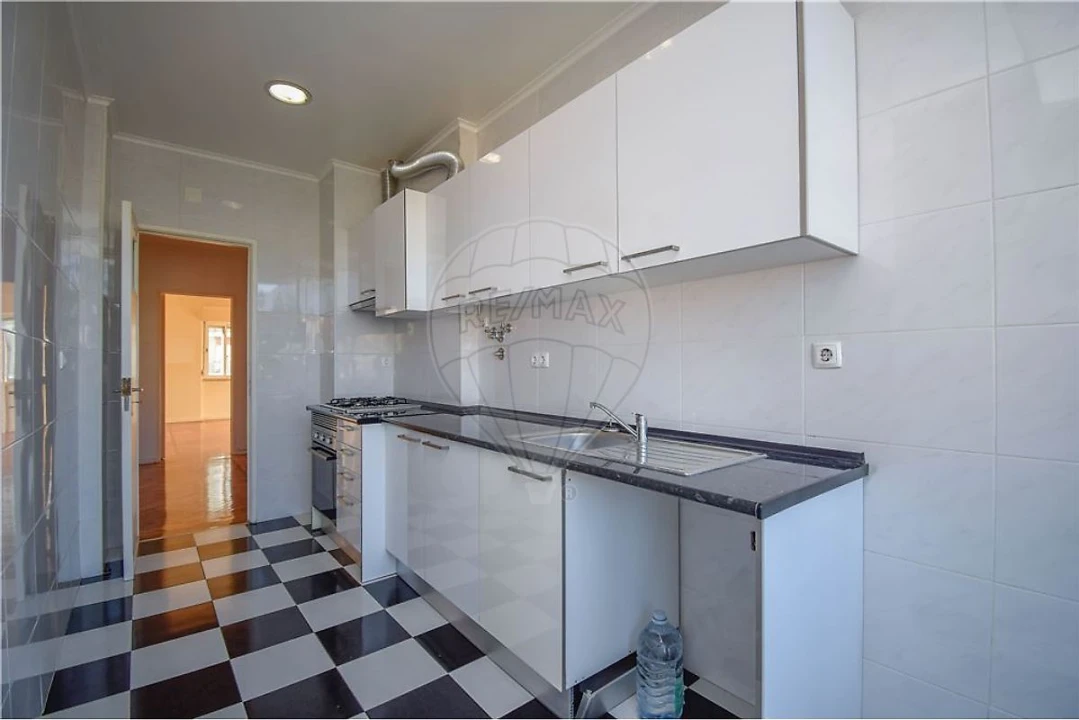 Apartamento T3 para Arrendamento em Benfica Foto 12