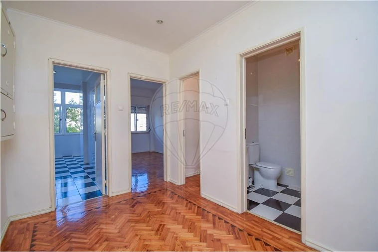 Apartamento T3 para Arrendamento em Benfica Foto 4