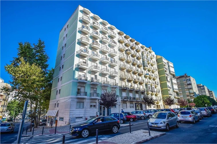 Apartamento T3 para Arrendamento em Benfica Foto 3