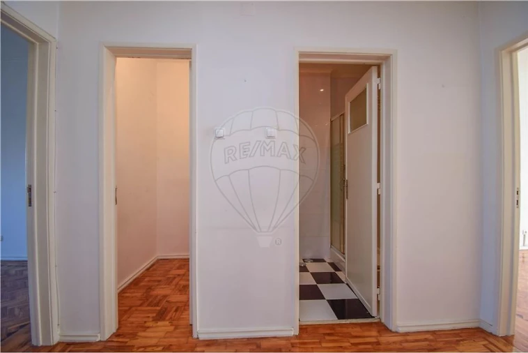 Apartamento T3 para Arrendamento em Benfica Foto 2