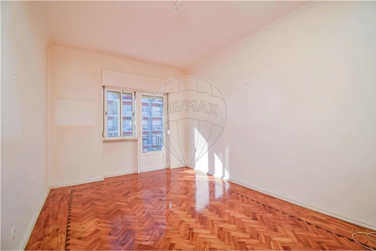 Apartamento T3 para Arrendamento em Benfica Foto 13