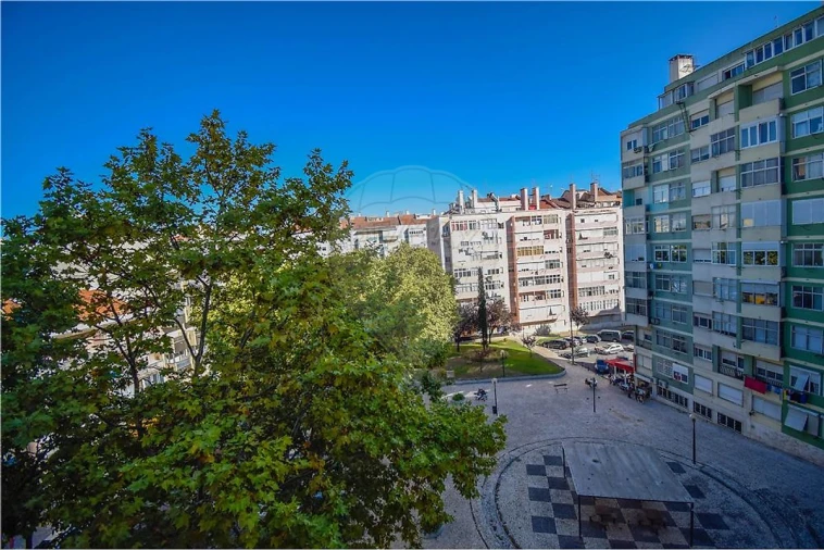 Apartamento T3 para Arrendamento em Benfica Foto 14