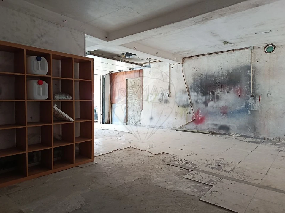 Garagem para Venda em Encosta do Sol Foto 1