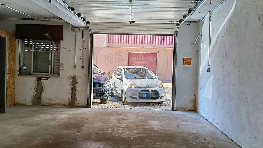 Garagem para Venda em Encosta do Sol