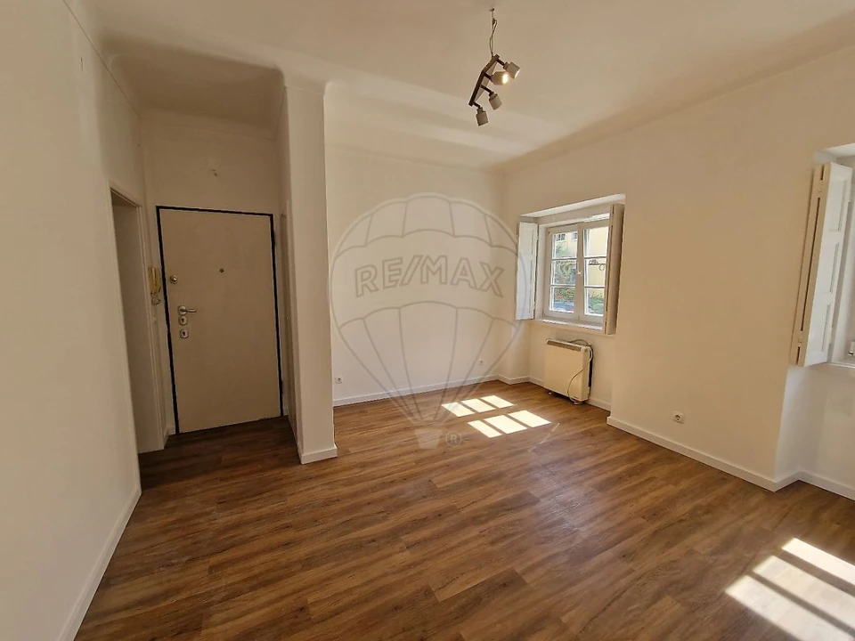 Apartamento T2 para Arrendamento em Alvalade Foto 7