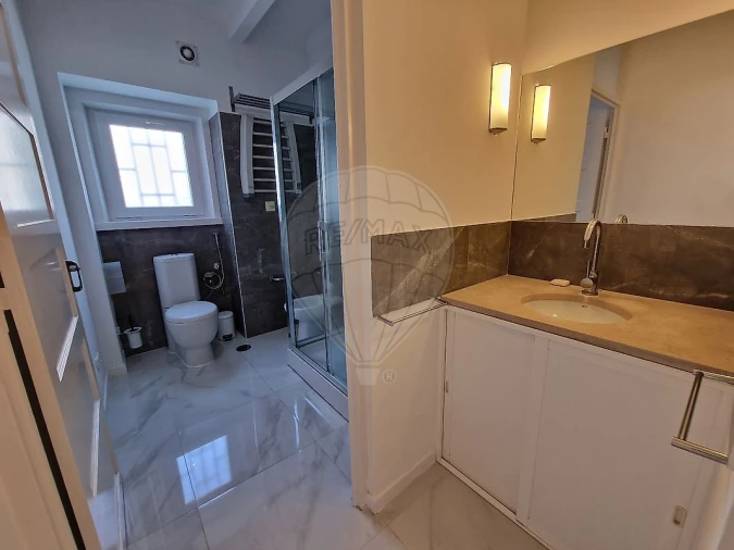 Apartamento T2 para Arrendamento em Alvalade Foto 14