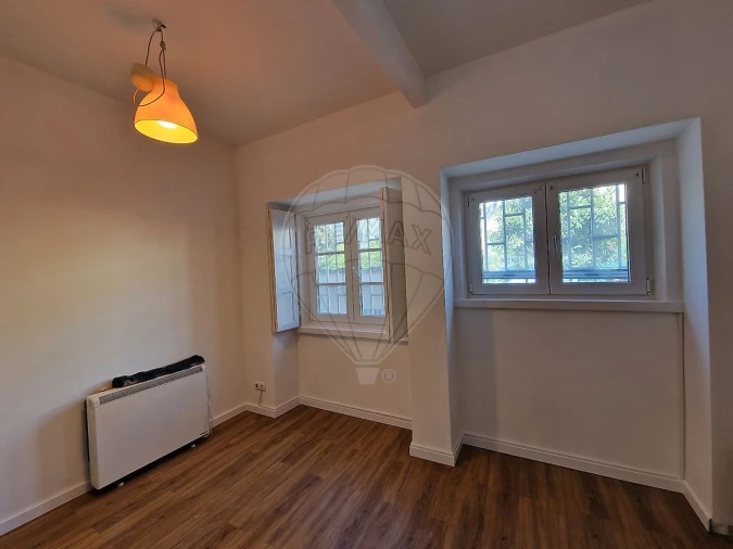 Apartamento T2 para Arrendamento em Alvalade Foto 17