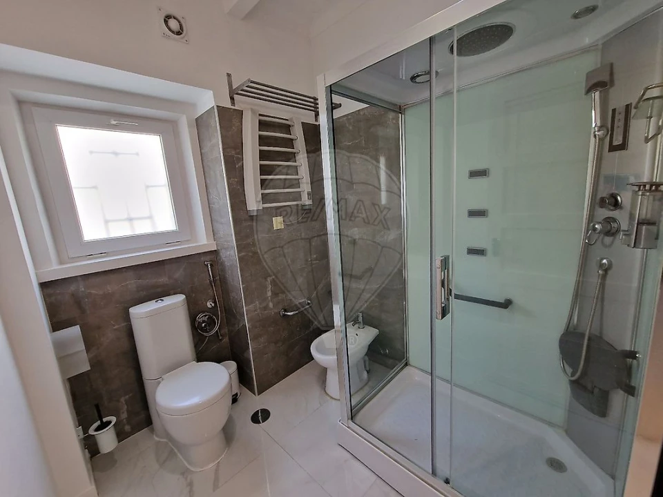 Apartamento T2 para Arrendamento em Alvalade Foto 8