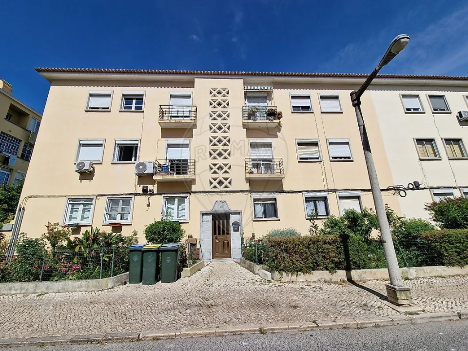 Apartamento T2 para Arrendamento em Alvalade Foto 16