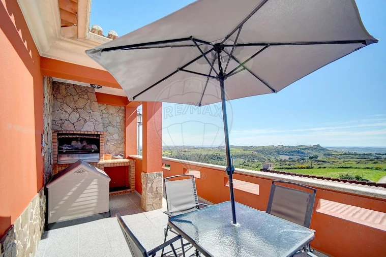 Moradia T3 para Venda em Santo Quintino Foto 16