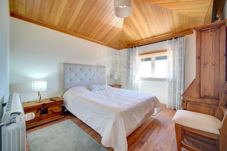 Moradia T3 para Venda em Santo Quintino Foto 29