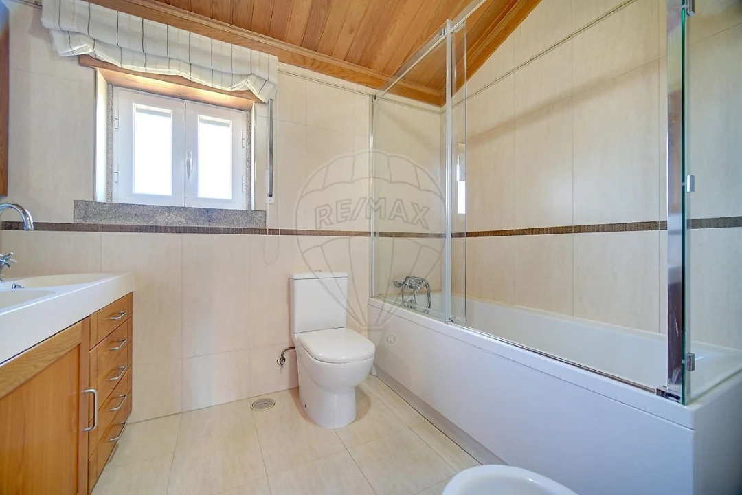 Moradia T3 para Venda em Santo Quintino Foto 27