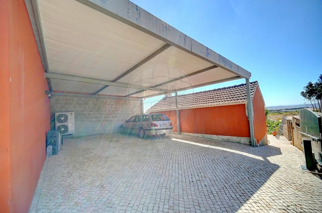 Moradia T4 para Venda em Santo Quintino Foto 43