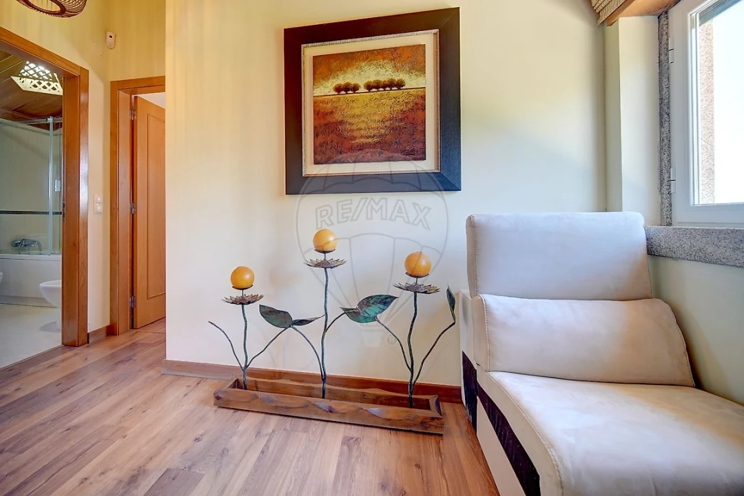 Moradia T4 para Venda em Santo Quintino Foto 22