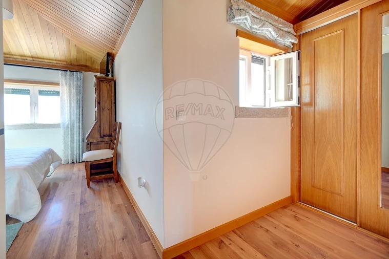 Moradia T4 para Venda em Santo Quintino Foto 26