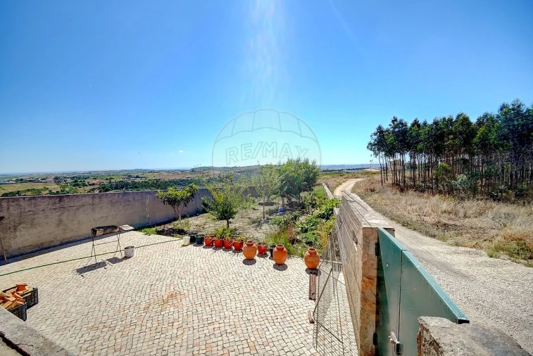 Moradia T4 para Venda em Santo Quintino Foto 44