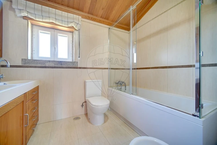 Moradia T4 para Venda em Santo Quintino Foto 24